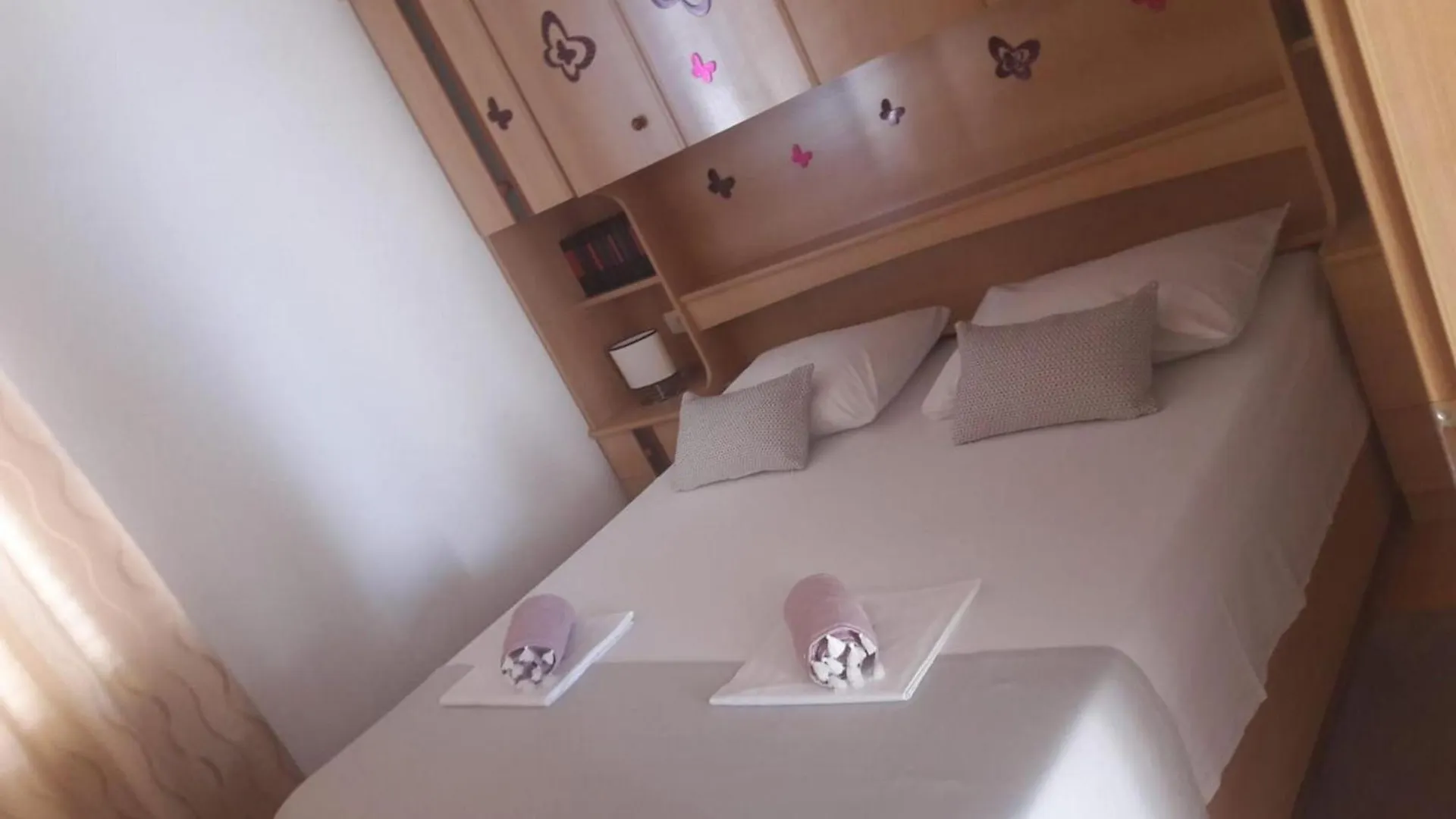 Mastrinka Bright Apartment With Free Parking And Modern Amenities Trogir